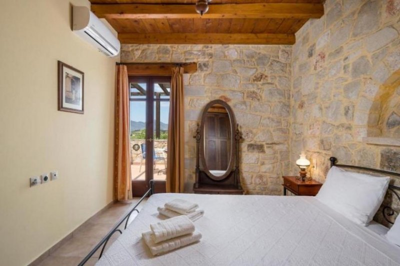 Platanos bei Kissamos Kreta, Platanos: Zwei private Steinvillen mit Gästeappartements in der Nähe des Strandes von Falasarna zu verkaufen Haus
